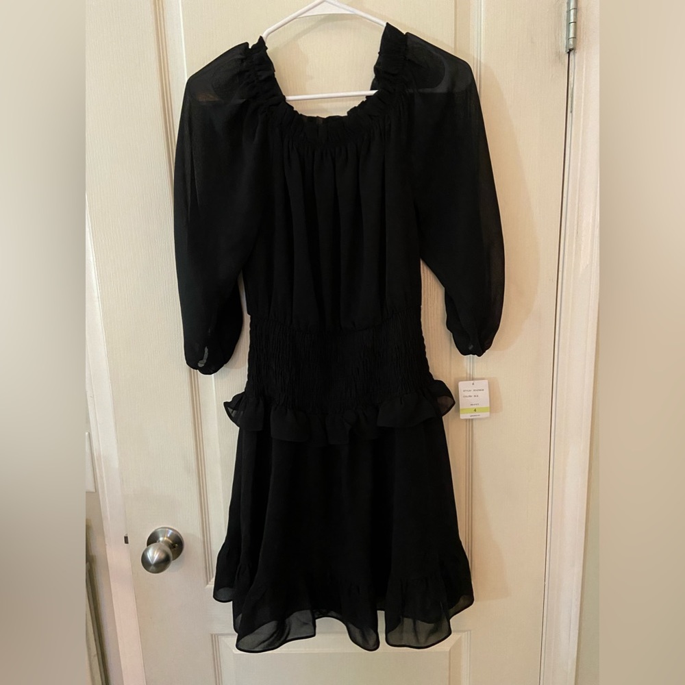 NWT Gabby Skye Flowy Black Dress